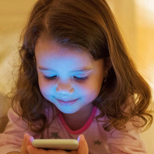 Doit-on vraiment filtrer la lumière bleue des écrans?