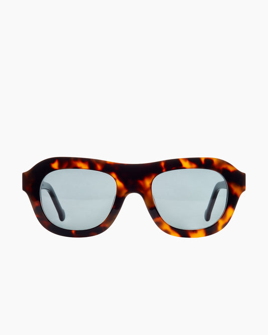 tortoise plastic aviator sunglassesby Marie-Sophie Dion model AlainSun, front view, lunettes de vue aviateur couleur écaille de tortue