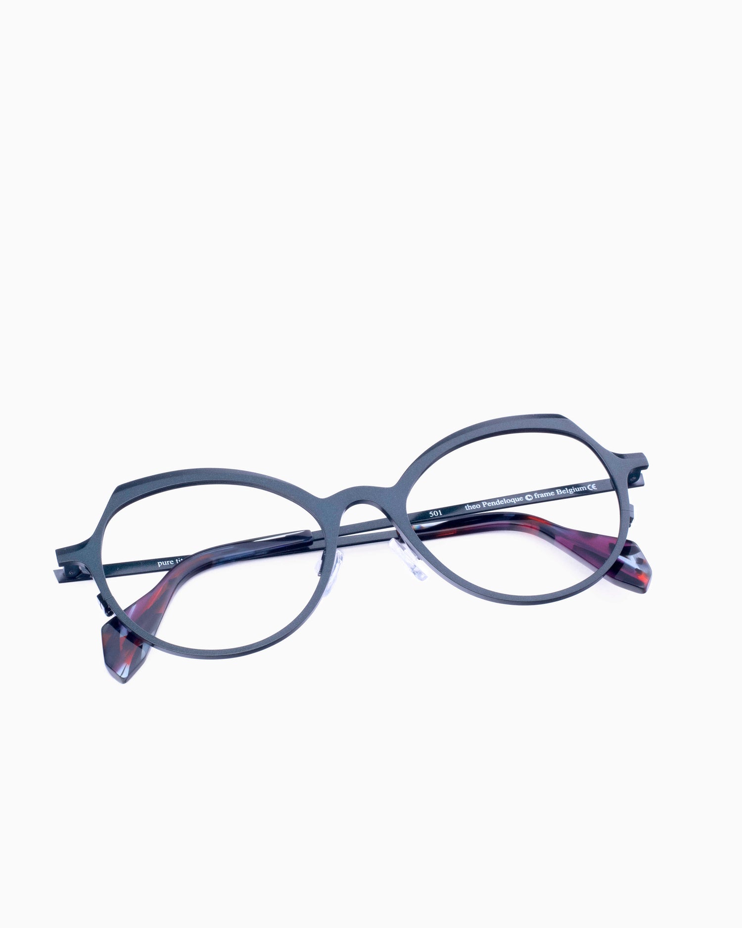 green metal butterfly eyeglasses by Theo model Pendeloque, front view, lunettes de vue papillon couleur Vert