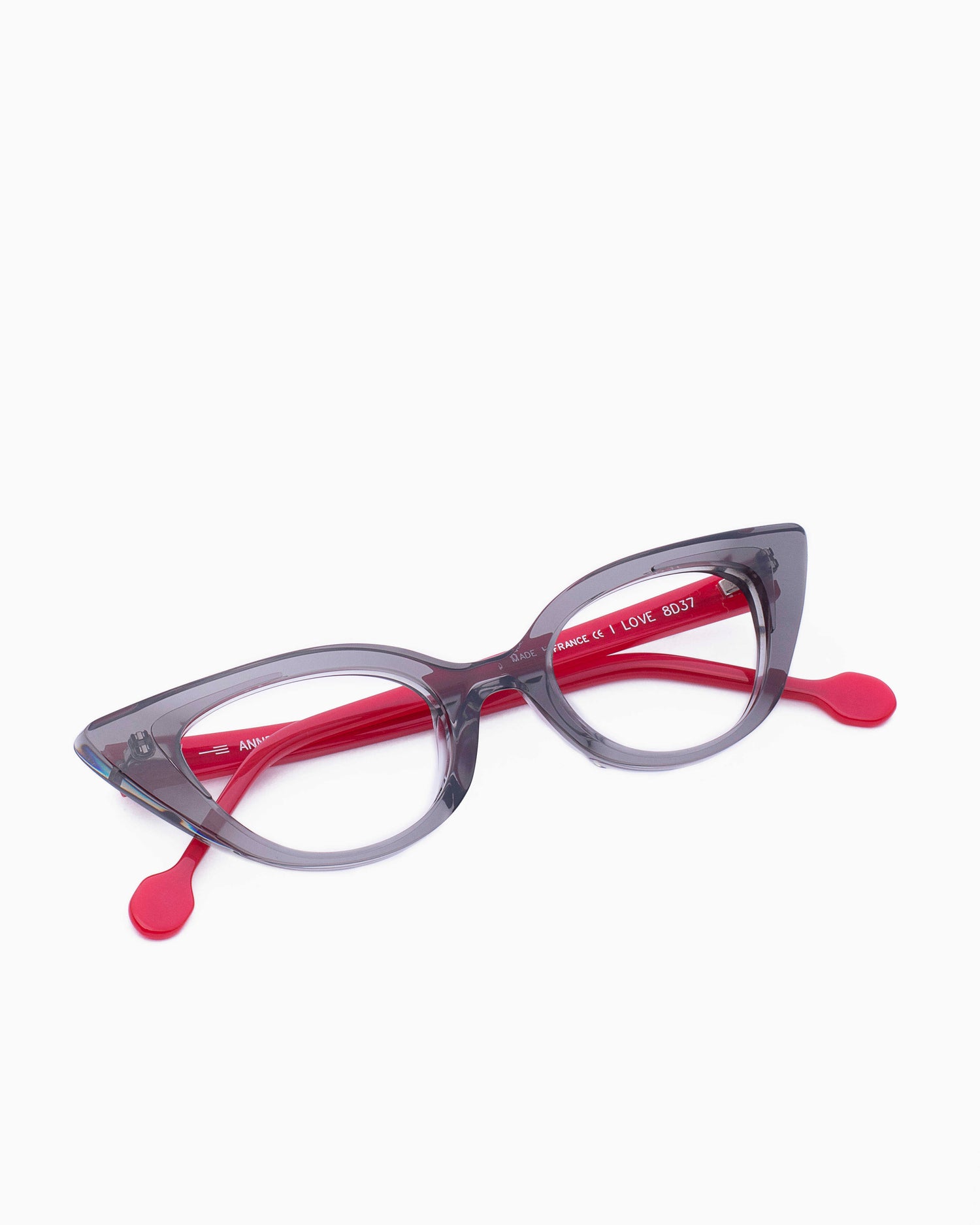 grey plastic cat eyeglasses by Anne et Valentin model ILOVE, front view, lunettes de vue chat couleur Gris