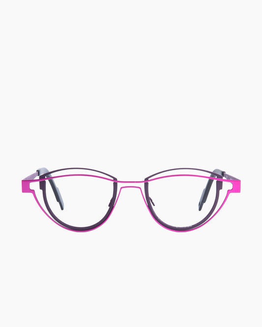 purple metal cat eyeglasses by Theo model shape, front view, lunettes de vue chat couleur violet