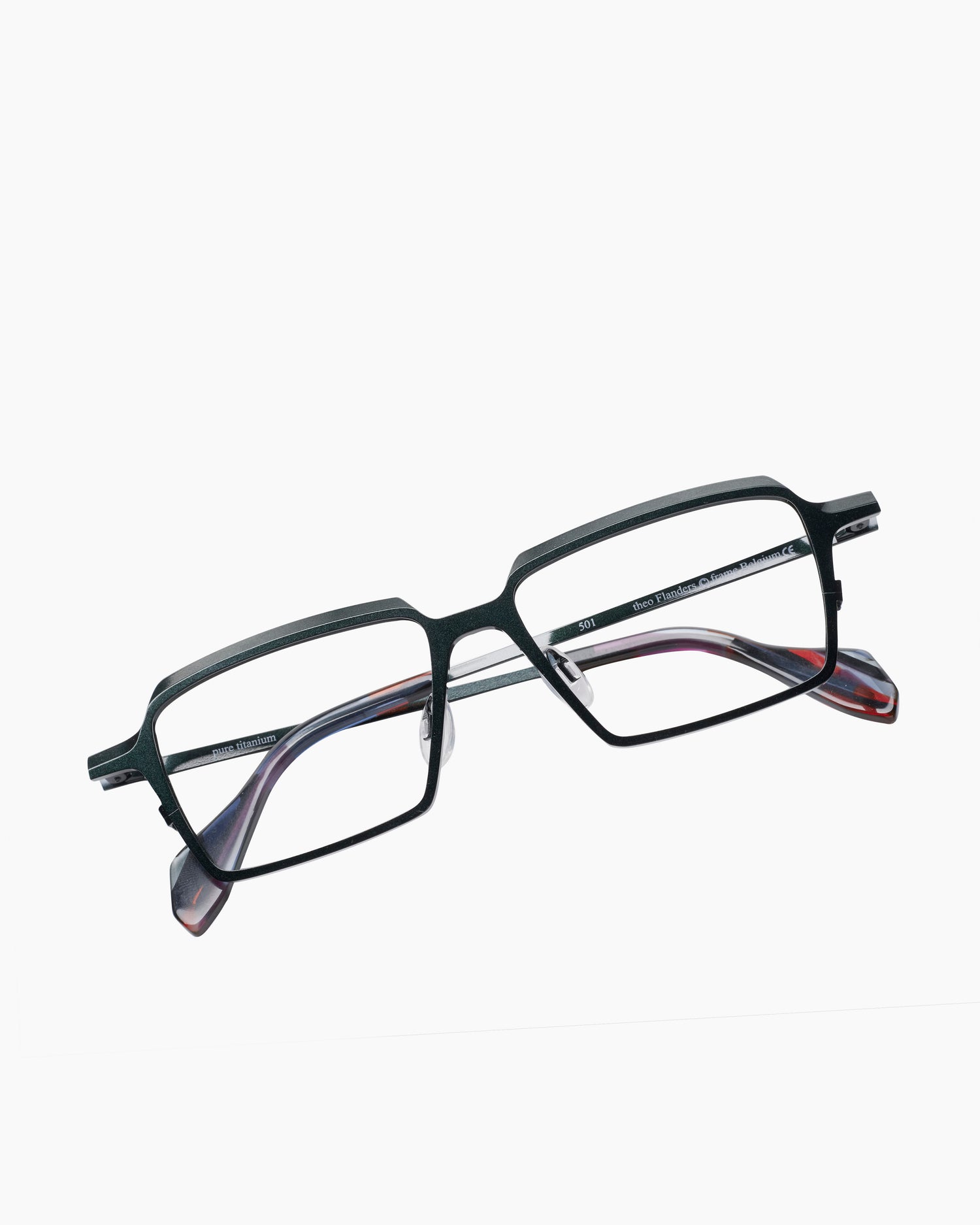 green metal rectangle eyeglasses by Theo model Flanders, front view, lunettes de vue rectangle couleur Vert