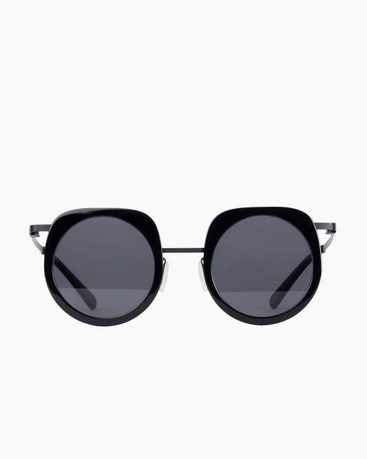 black metal round  sunglassesby Gamine model HublotSödermalm, front view, lunettes de vue rond couleur Noir