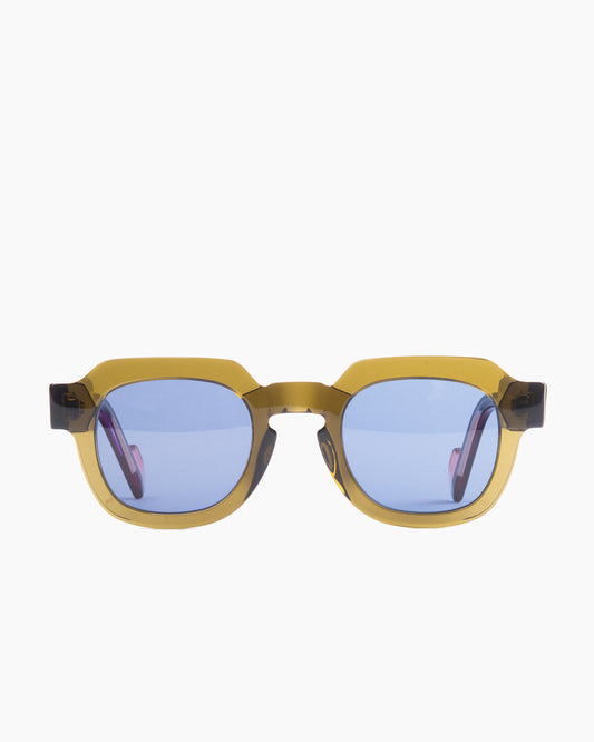green plastic rectangle sunglassesby Anne et Valentin model wright, front view, lunettes de vue rectangle couleur vert