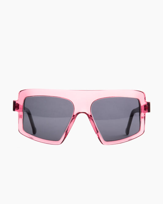 pink plastic rectangle  sunglassesby Marie-Sophie Dion model Larochelière, front view, lunettes de vue rectangle couleur rose