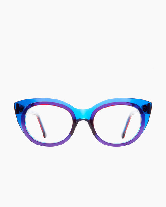 blue plastic cat eyeglasses by Marie-Sophie Dion model Blais, front view, lunettes de vue chat couleur Bleu