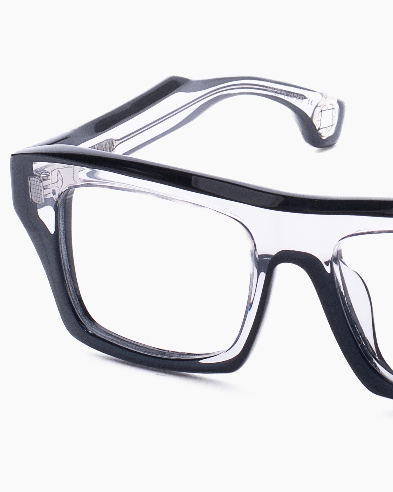crystal plastic rectangle eyeglasses by Blake Kuwahara model Chambers, front view, lunettes de vue rectangle couleur cristal