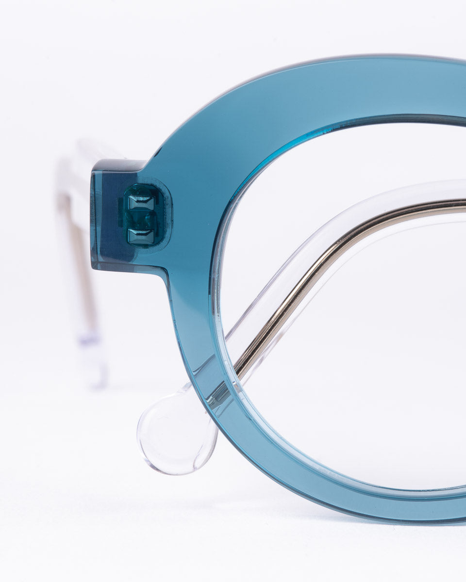 blue plastic round eyeglasses by Marie-Sophie Dion model Latraverse, front view, lunettes de vue rond couleur Bleu