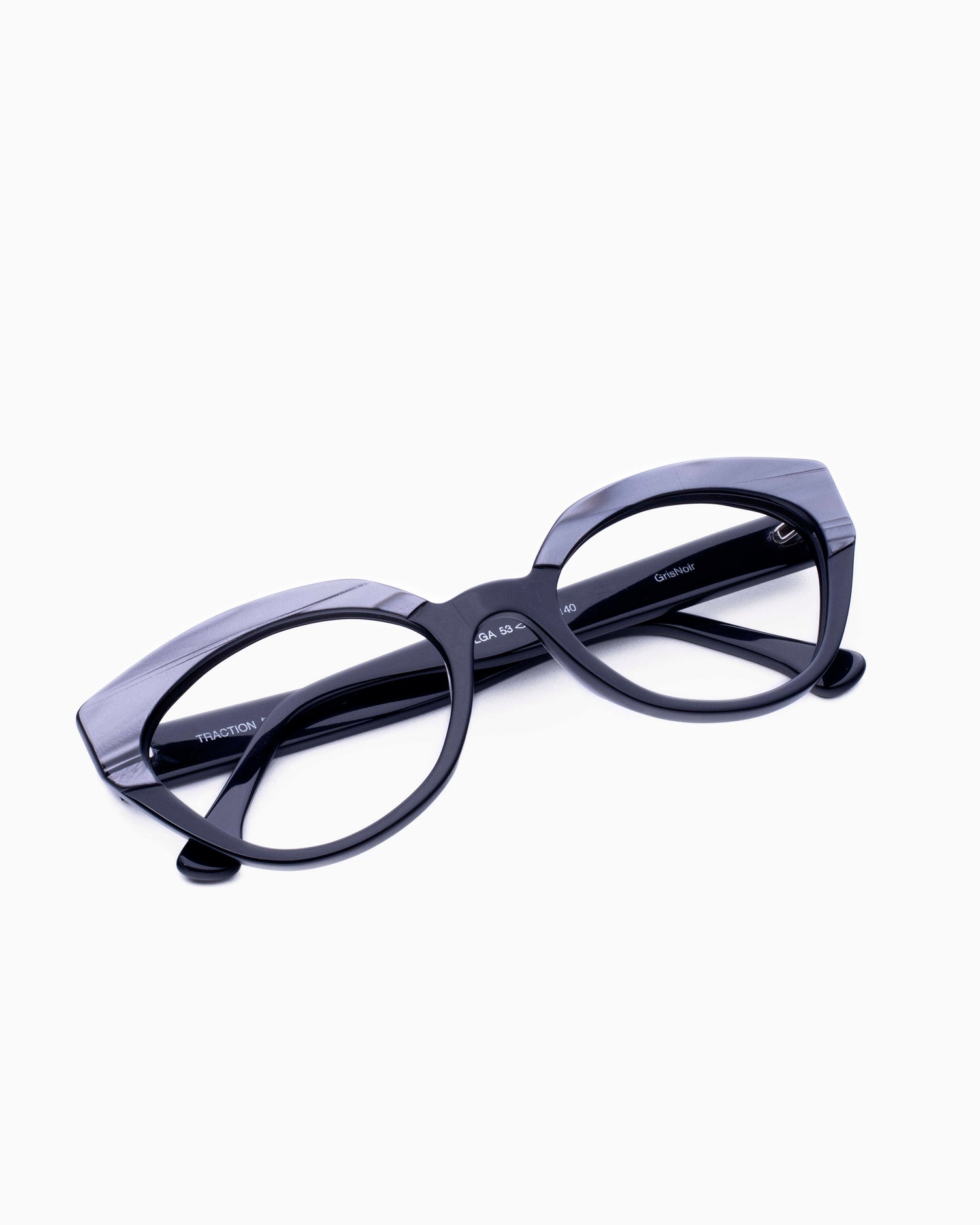 grey plastic cat eyeglasses by Traction model OLGA, front view, lunettes de vue chat couleur Gris