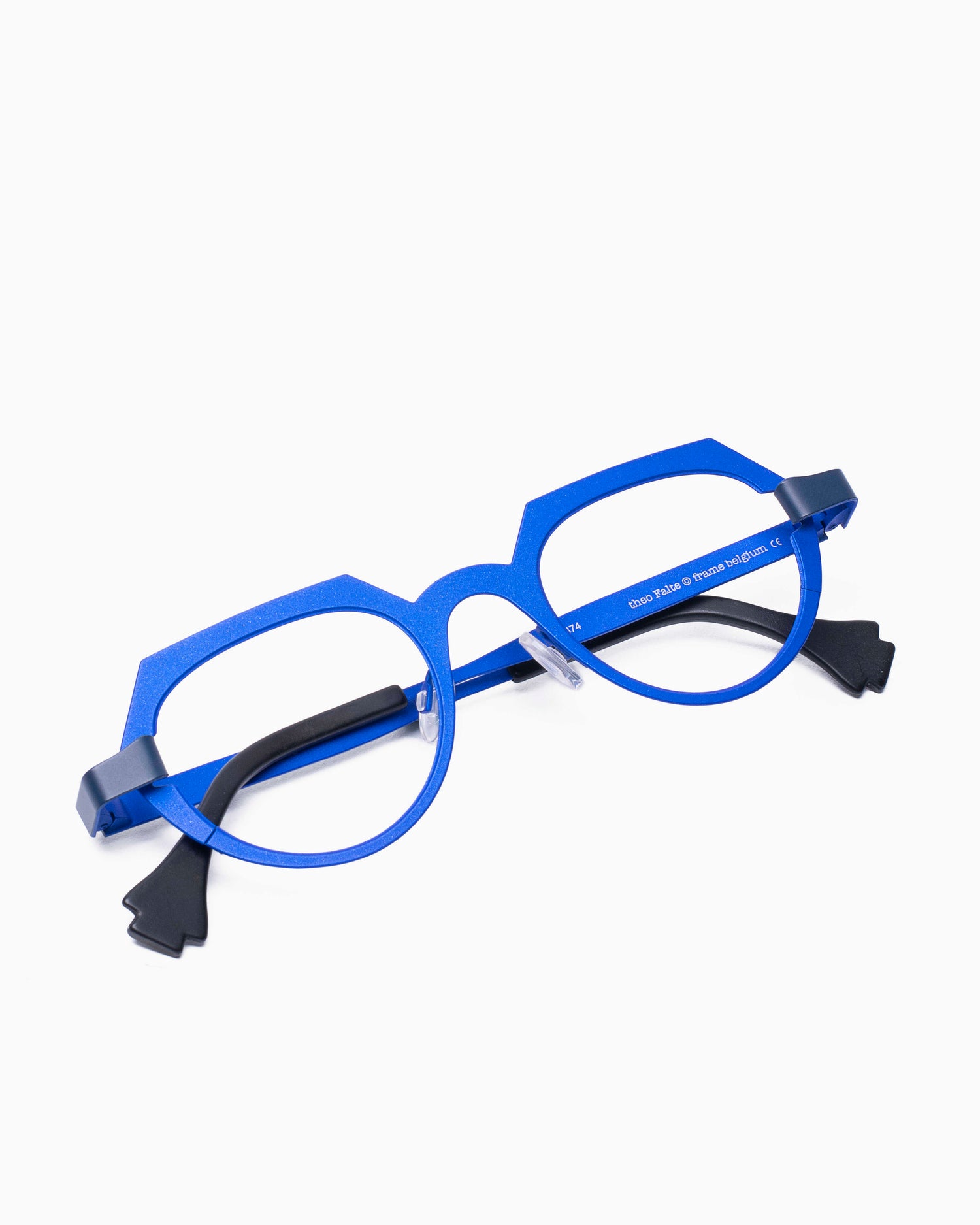 blue metal oval eyeglasses by Theo model falte, front view, lunettes de vue ovale couleur Bleu