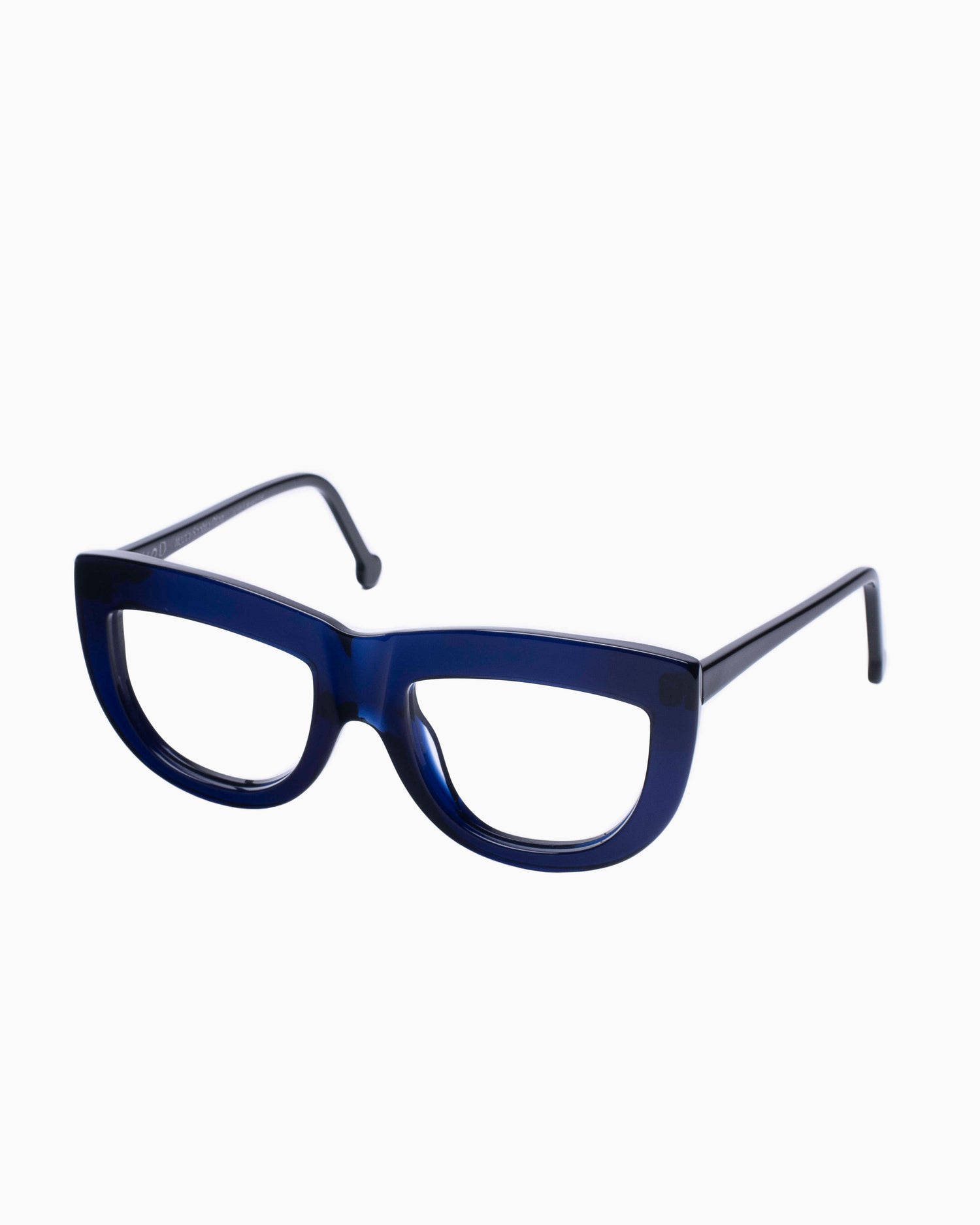 blue plastic cat eyeglasses by Marie-Sophie Dion model Germain, front view, lunettes de vue chat couleur Bleu