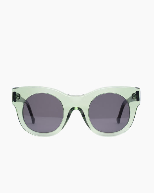 green plastic round  sunglassesby Marie-Sophie Dion model BrixiSun, front view, lunettes de vue rond couleur Vert