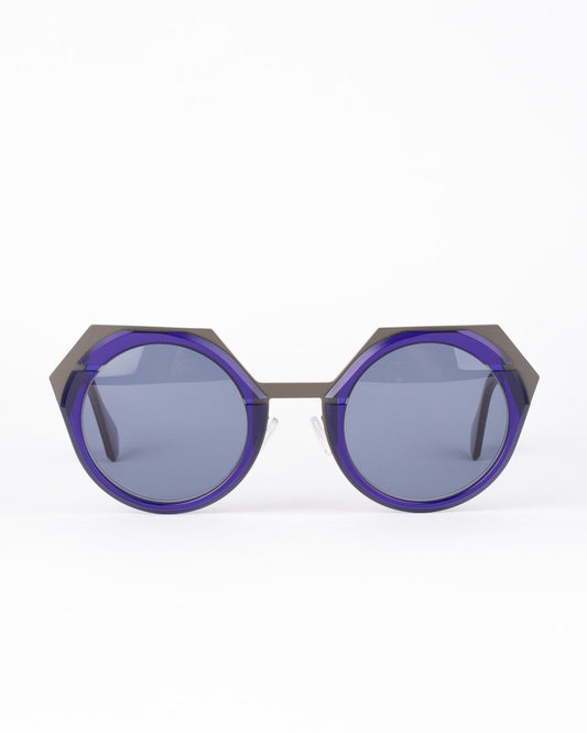 purple metal round sunglassesby Theo model compositie1965, front view, lunettes de vue rond couleur violet