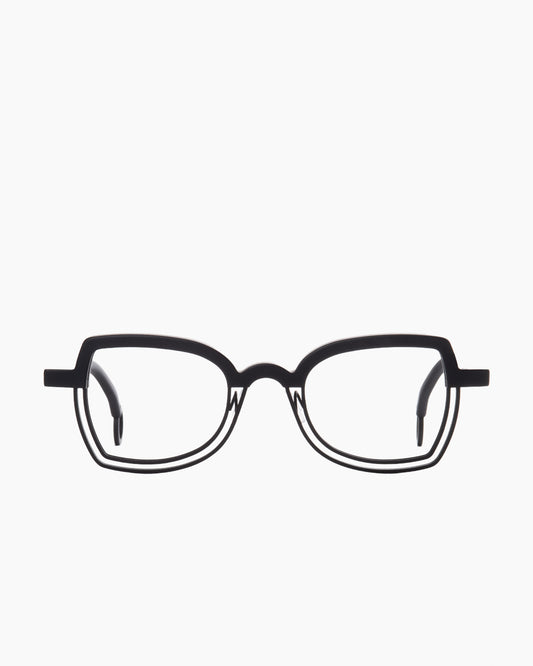black metal butterfly eyeglasses by Theo model Stopper, front view, lunettes de vue papillon couleur noir
