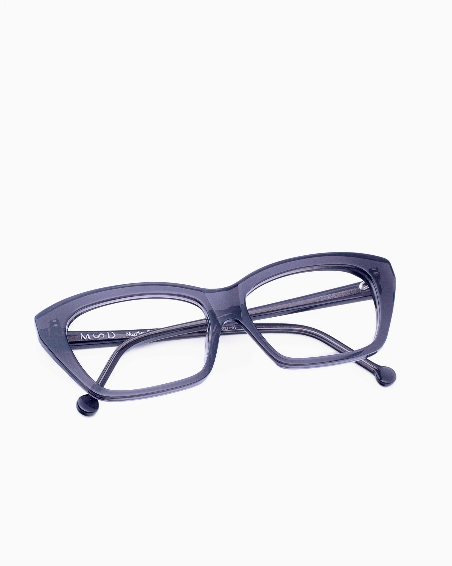 grey plastic butterfly eyeglasses by Marie-Sophie Dion model Pageau, front view, lunettes de vue papillon couleur Gris