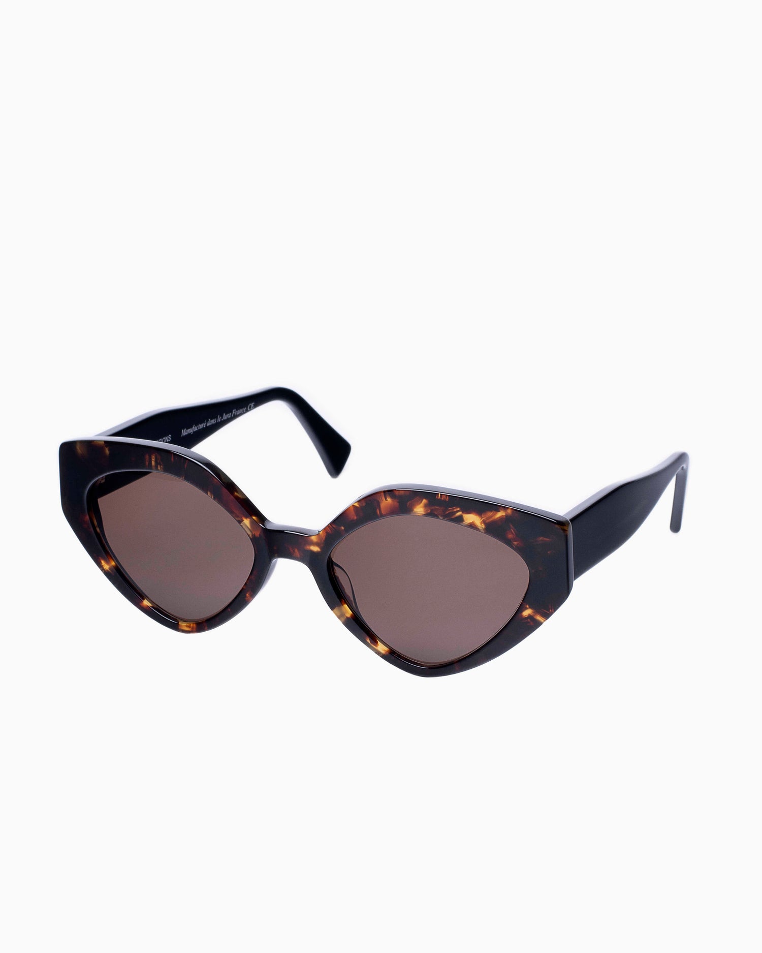 tortoise plastic butterfly  sunglassesby Traction model Bougainville, front view, lunettes de vue papillon couleur Écaille de tortue