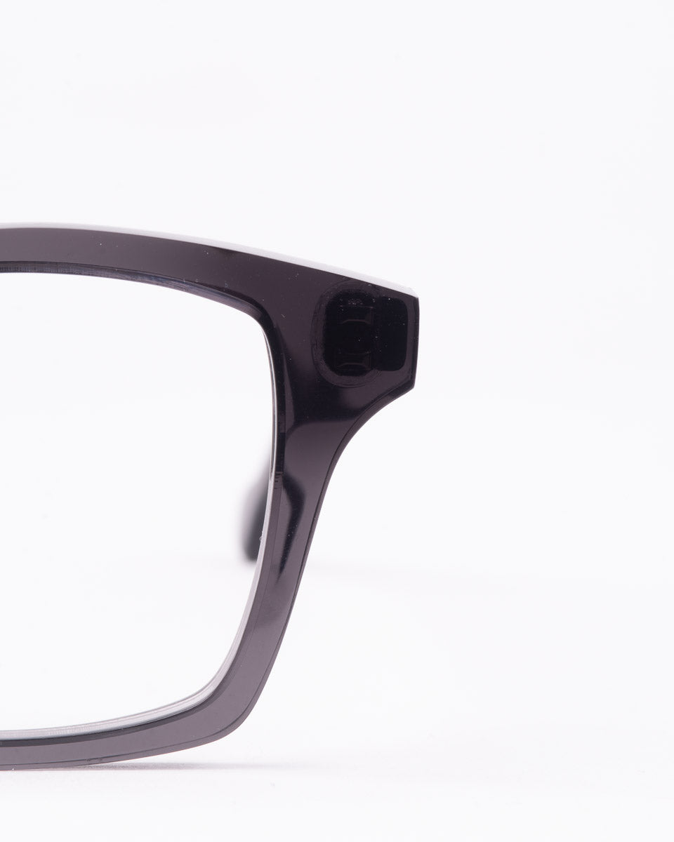 grey plastic butterfly eyeglasses by Marie-Sophie Dion model Giguere, front view, lunettes de vue papillon couleur Gris
