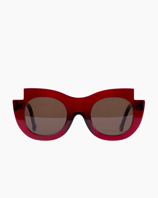 burgundy plastic round sunglassesby Marie-Sophie Dion model Latraverse2Sun, front view, lunettes de vue rond couleur bourgogne