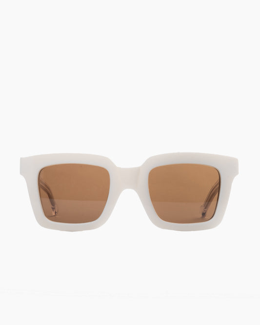 white plastic rectangle  sunglassesby Marie-Sophie Dion model WilkySUN, front view, lunettes de vue rectangle couleur blanc