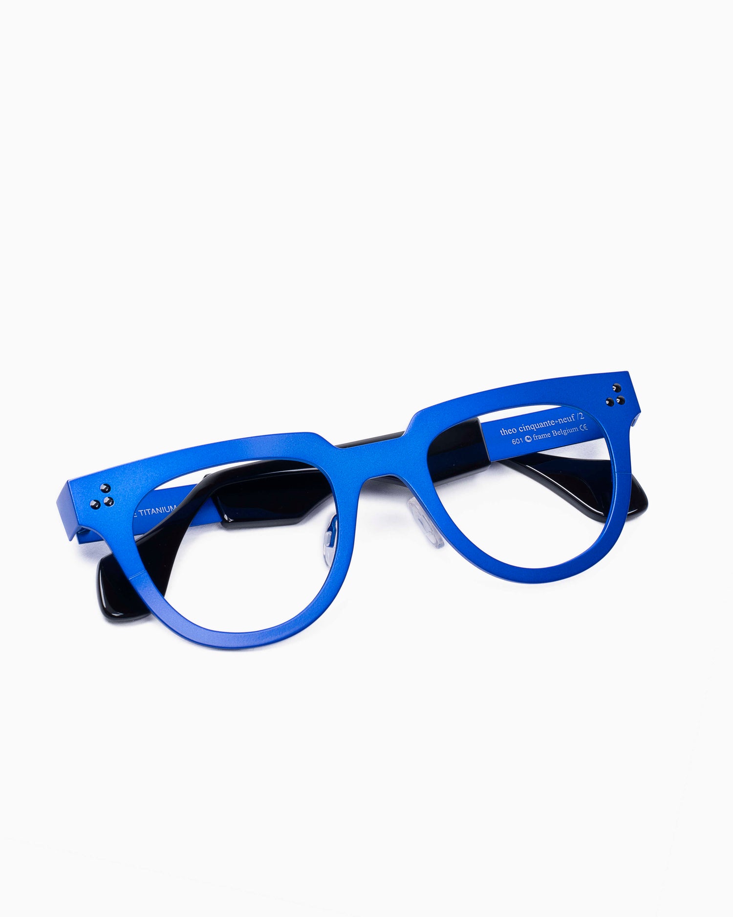 blue metal panto eyeglasses by Theo model cinquante+9, front view, lunettes de vue ovale couleur Bleu