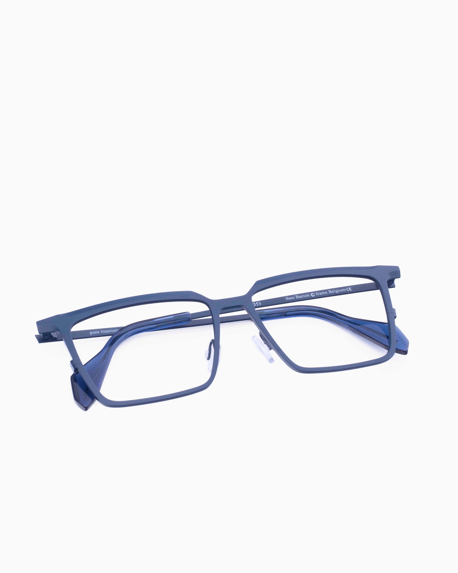 blue metal rectangle eyeglasses by Theo model Barion, front view, lunettes de vue rectangle couleur Bleu