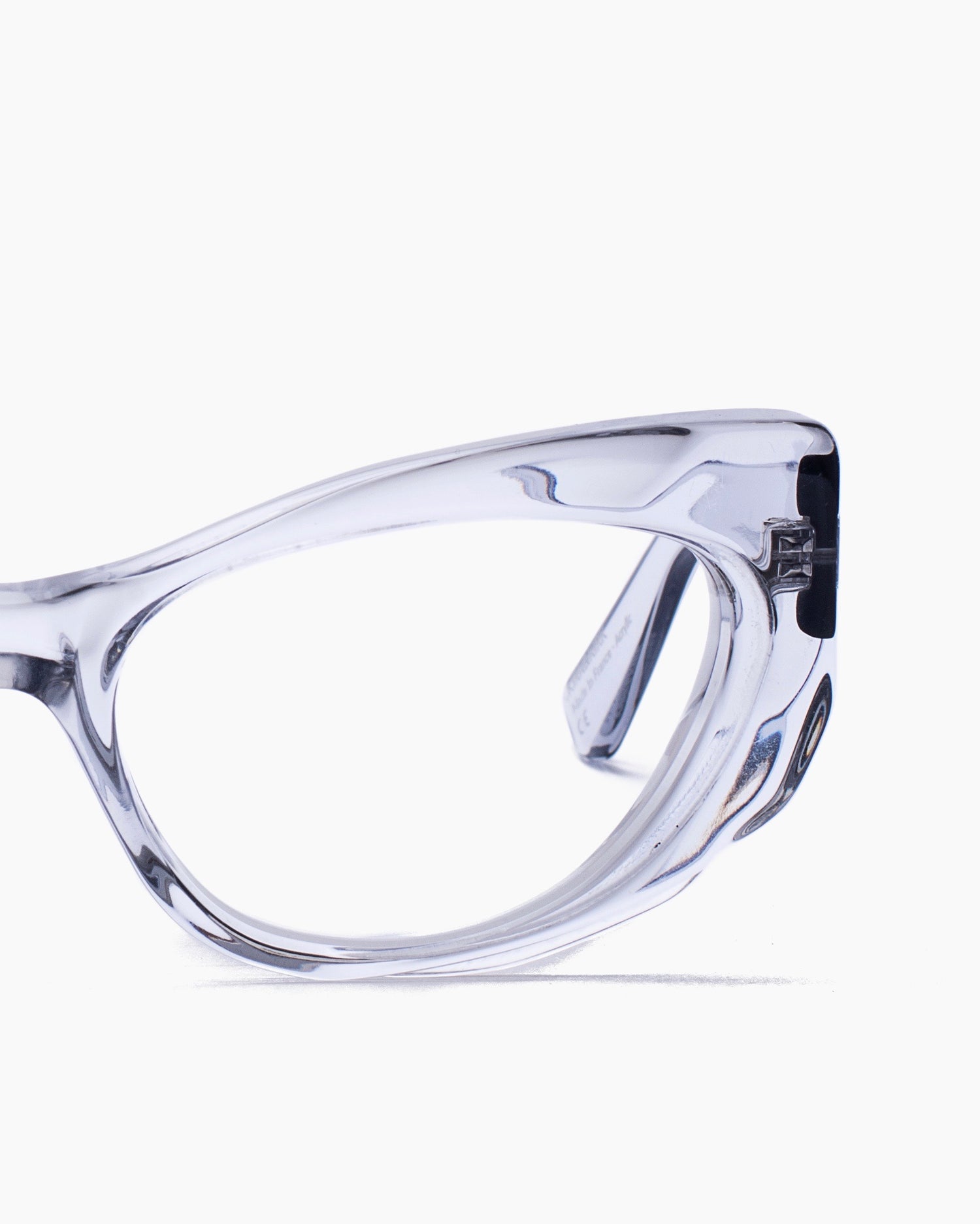 silver plastic cat eyeglasses by Kirk&Kirk model Esme, front view, lunettes de vue chat couleur argent