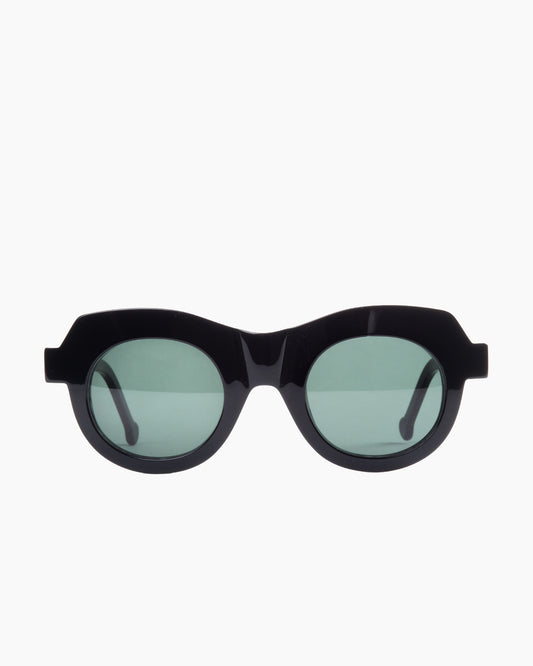 black plastic round  sunglassesby Marie-Sophie Dion model Latraverse3, front view, lunettes de vue rond couleur noir