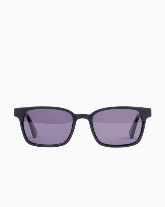 black plastic rectangle sunglassesby Evolve model RusselSun, front view, lunettes de vue rectangle couleur Noir