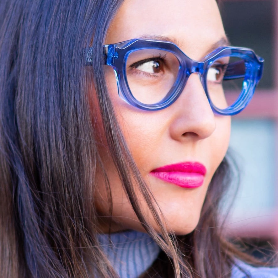 Lunette pour femme en plastique bleu par Kirk & Kirk BAR À LUNETTES