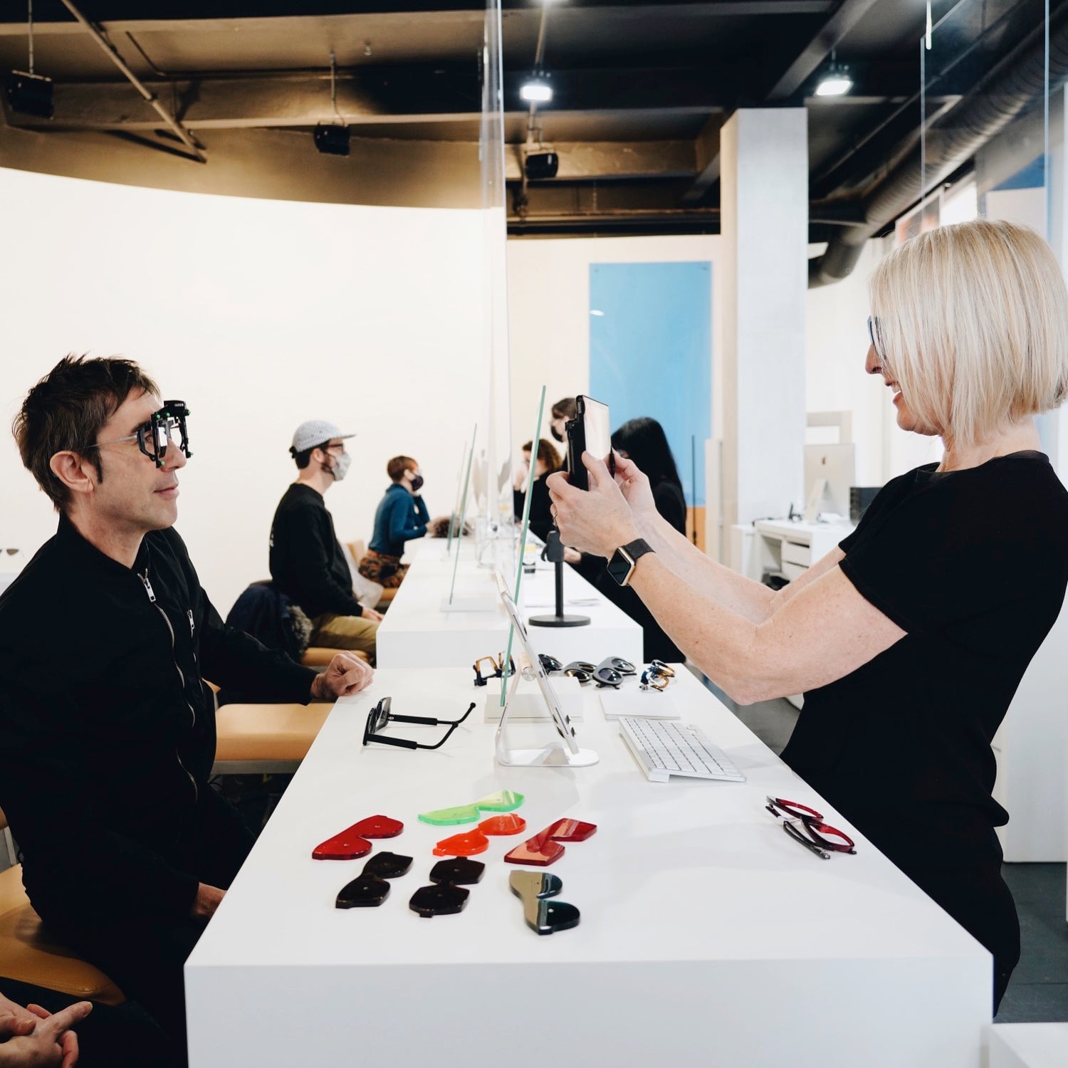 Opportunités de carrière chez BAR À LUNETTES
