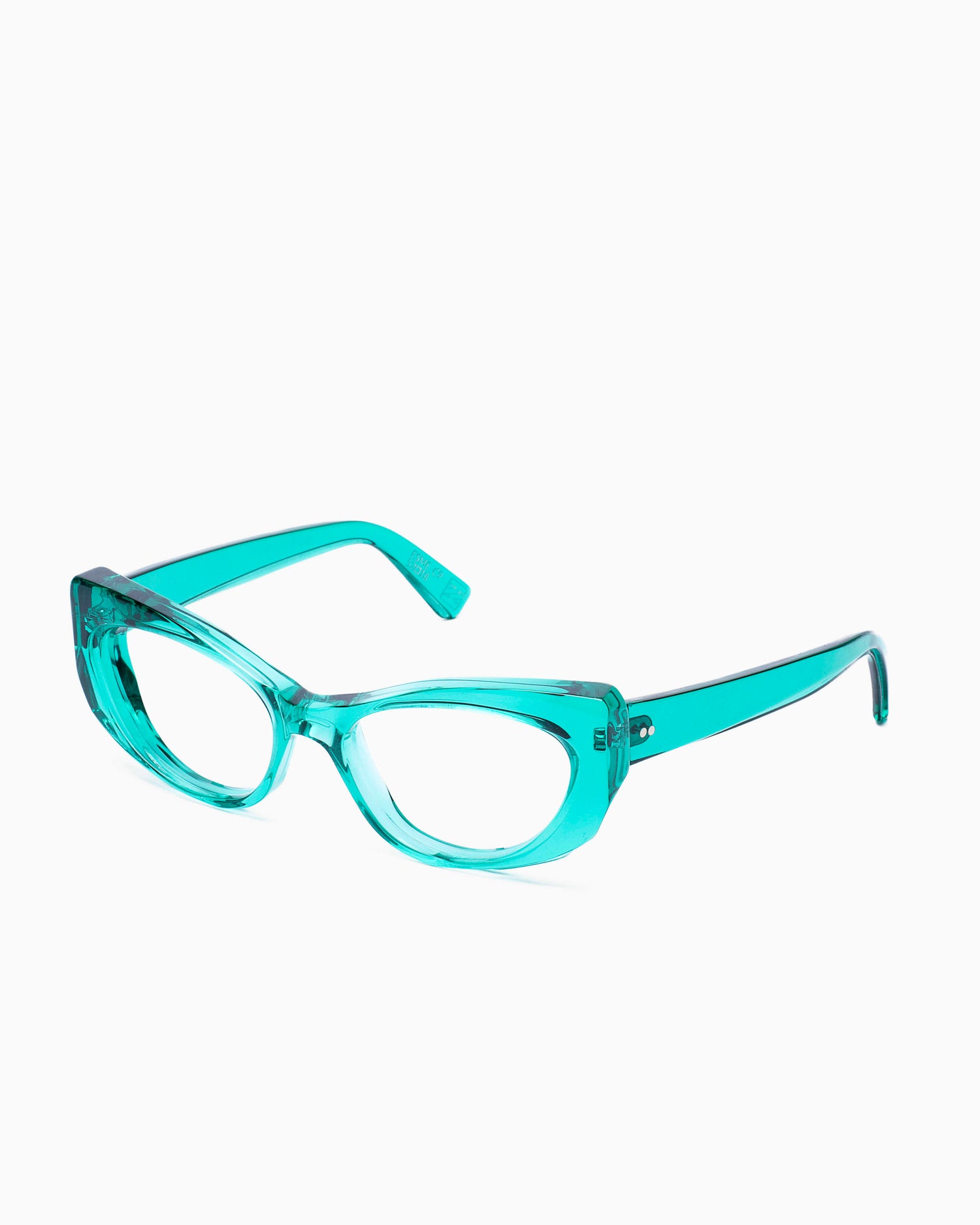 green plastic cat eyeglasses by Kirk&Kirk model Esme, front view, lunettes de vue chat couleur Vert