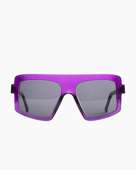 purple plastic rectangle  sunglassesby Marie-Sophie Dion model Larochelière, front view, lunettes de vue rectangle couleur violet