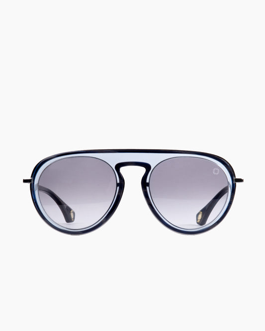 blue plastic aviator sunglassesby Blake Kuwahara model eero, front view, lunettes de vue aviateur couleur Bleu