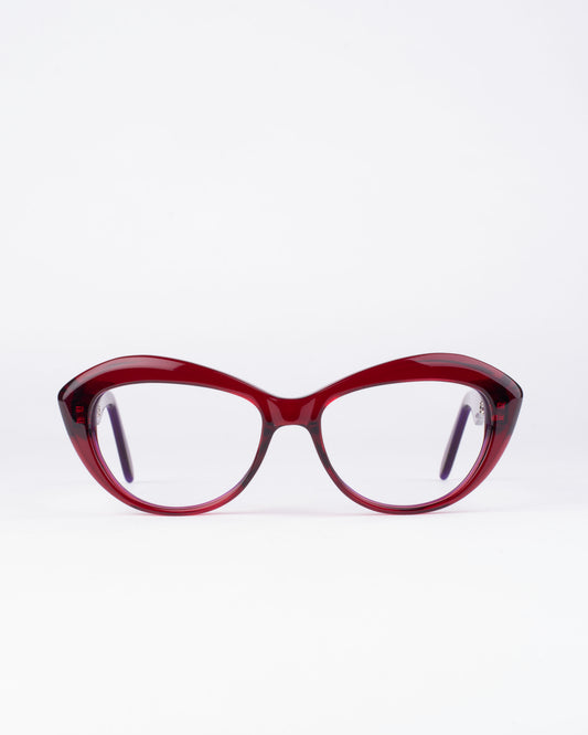 burgundy plastic butterfly eyeglasses by Traction model hockney, front view, lunettes de vue papillon couleur bourgogne