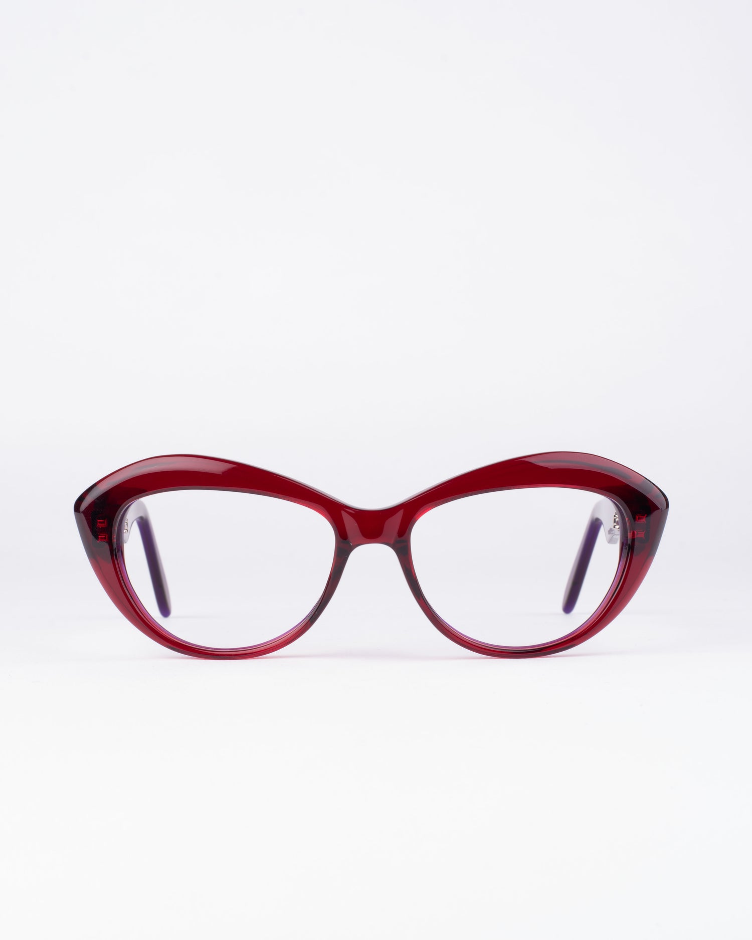 burgundy plastic butterfly eyeglasses by Traction model hockney, front view, lunettes de vue papillon couleur bourgogne