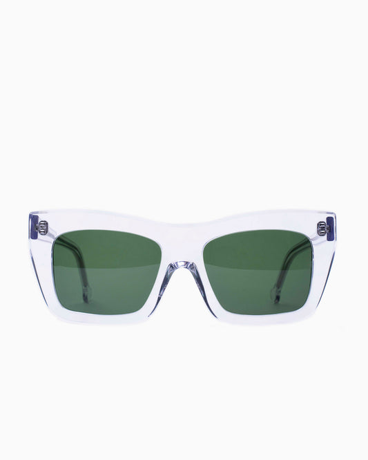 crystal plastic cat sunglassesby Marie-Sophie Dion model SorelSun, front view, lunettes de vue chat couleur cristal