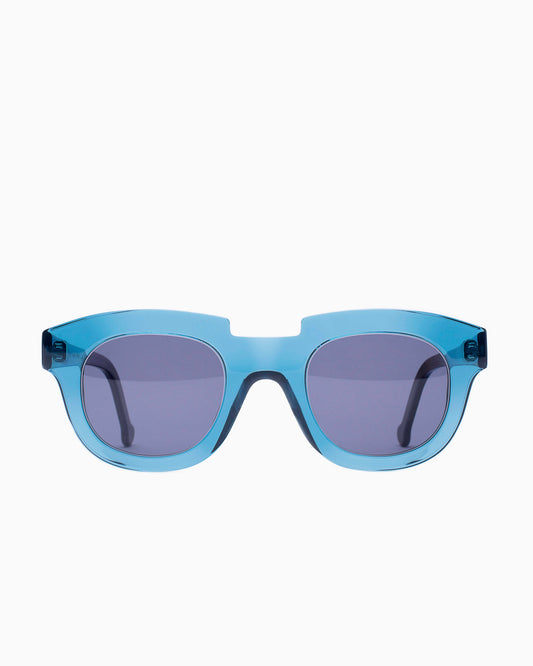 blue plastic round sunglassesby Marie-Sophie Dion model DufresneSUN, front view, lunettes de vue rond couleur Bleu