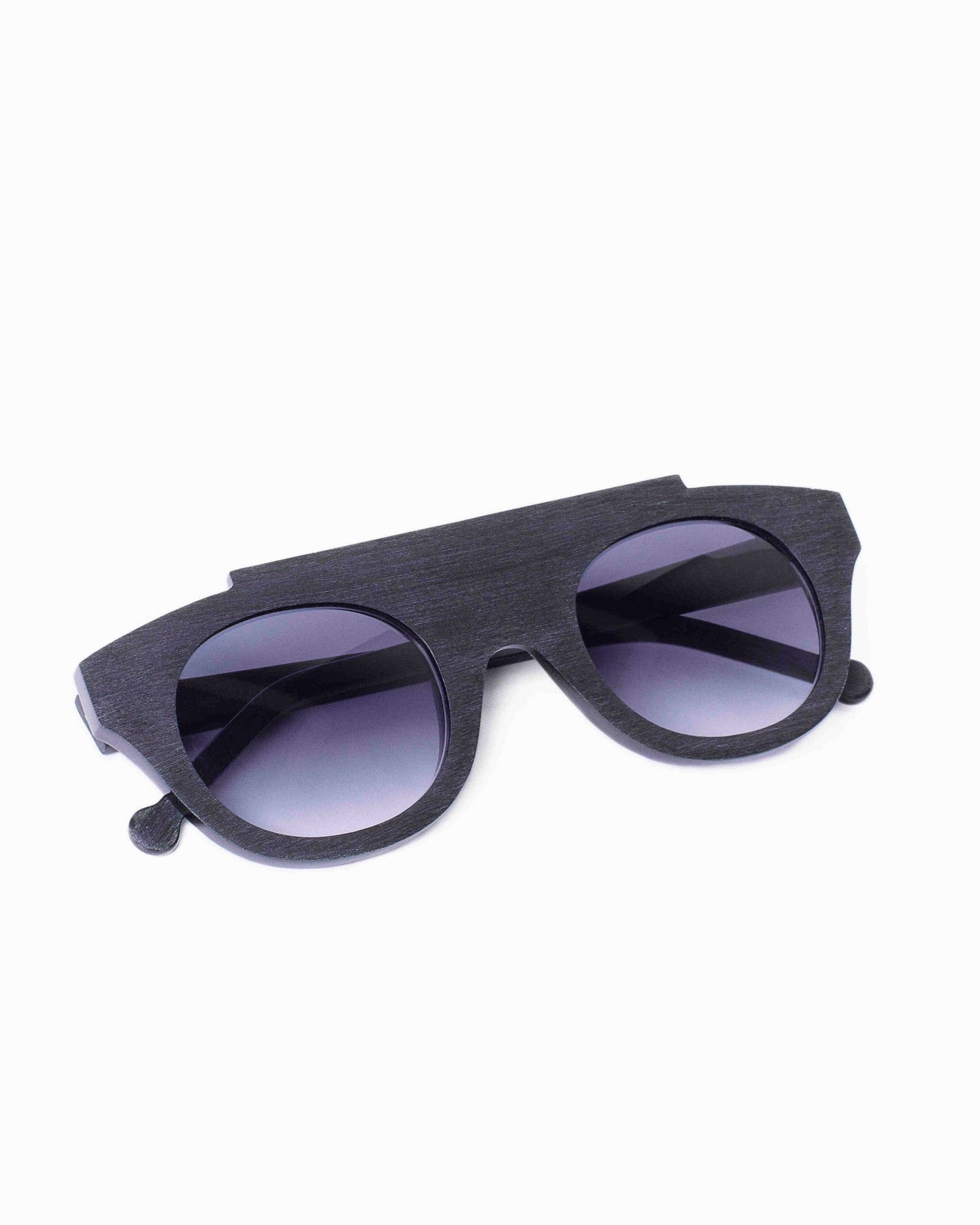 black plastic aviator  sunglassesby Marie-Sophie Dion model Pitt.S, front view, lunettes de vue aviateur couleur Noir