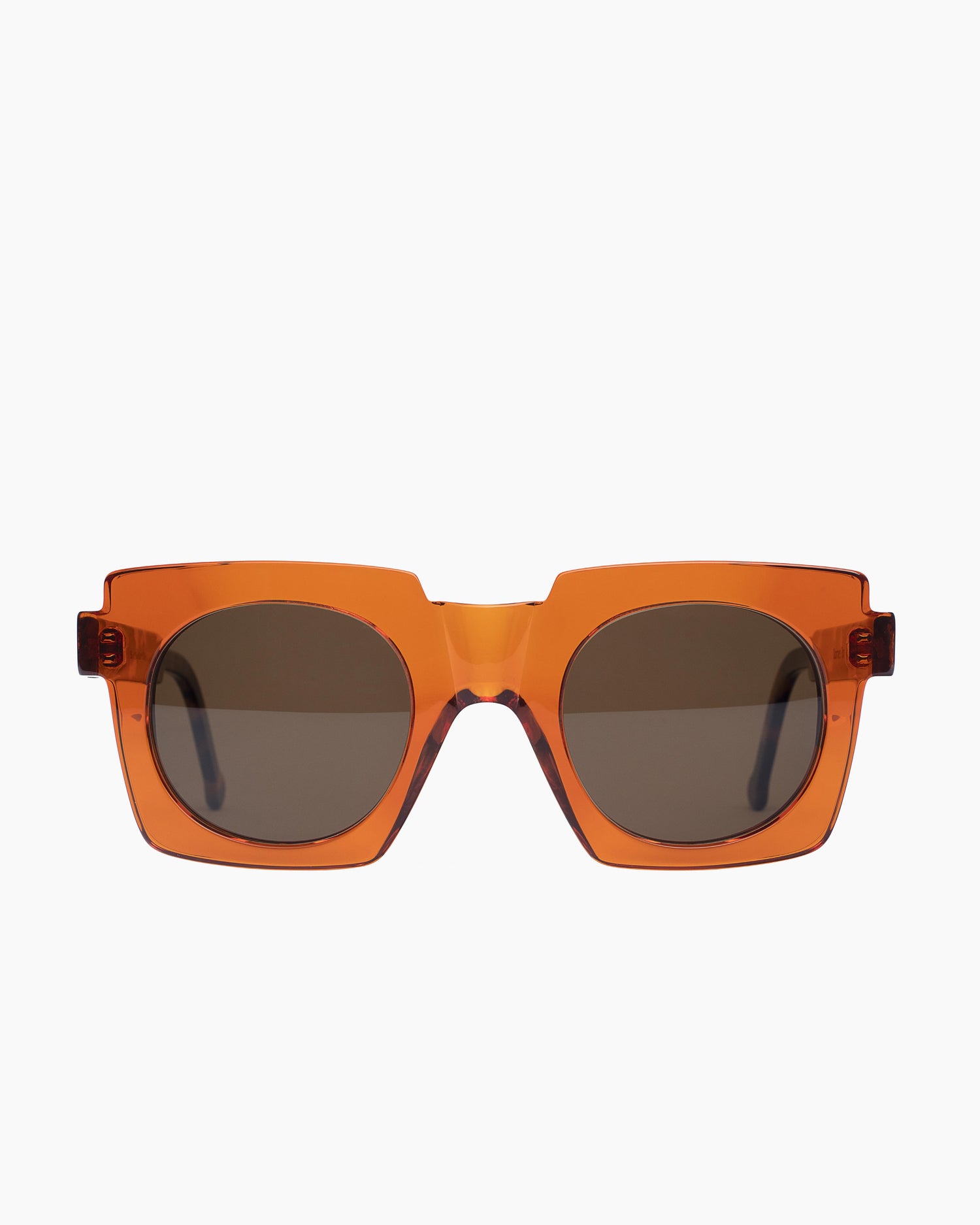orange plastic rectangle  sunglassesby Marie-Sophie Dion model Ouimet, front view, lunettes de vue rectangle couleur Orange