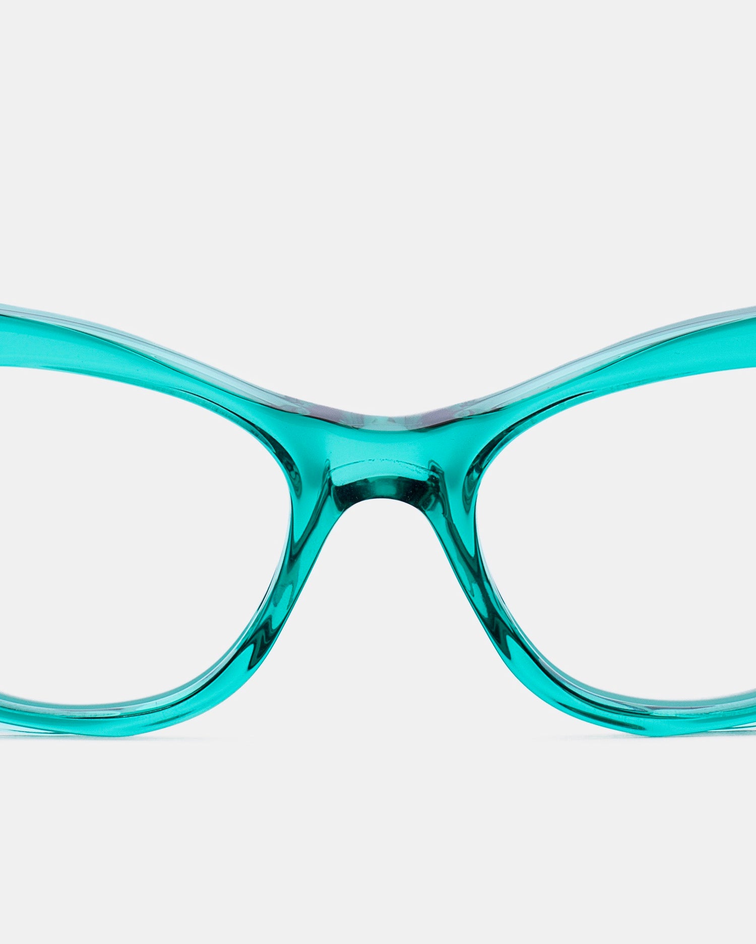 green plastic cat eyeglasses by Kirk&Kirk model Esme, front view, lunettes de vue chat couleur Vert
