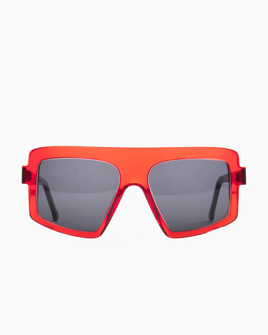 red plastic rectangle  sunglassesby Marie-Sophie Dion model Larochelière, front view, lunettes de vue rectangle couleur rouge