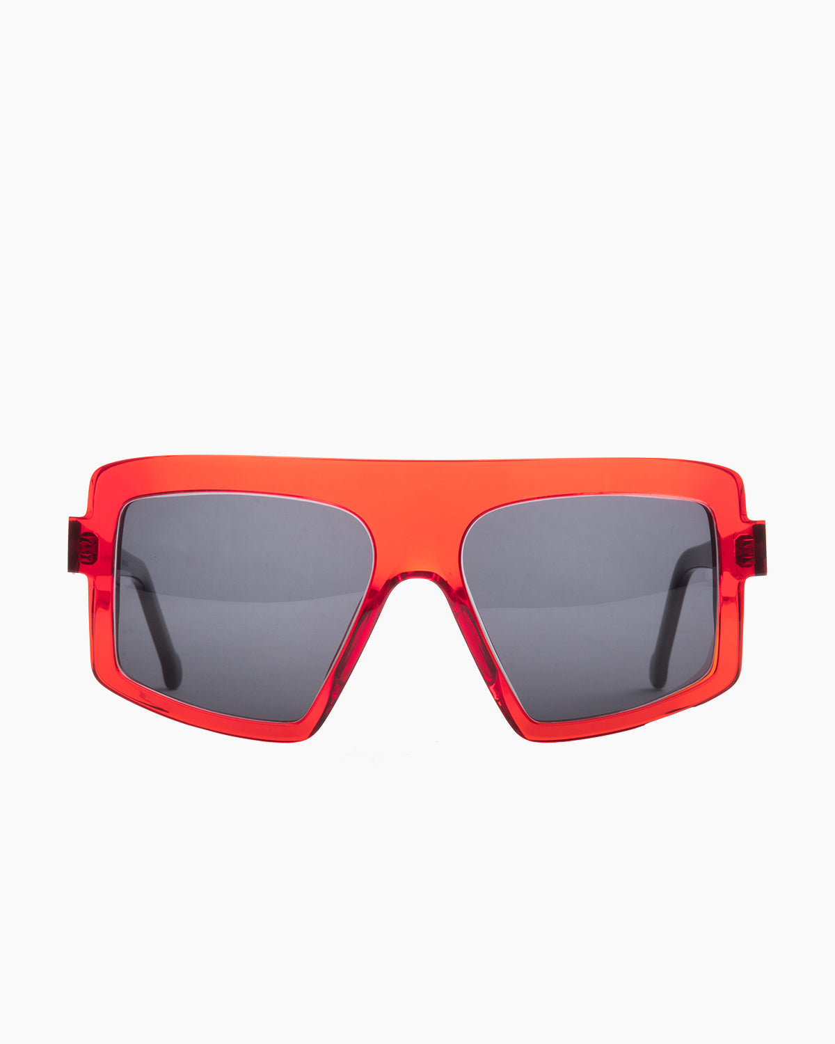 red plastic rectangle  sunglassesby Marie-Sophie Dion model Larochelière, front view, lunettes de vue rectangle couleur rouge