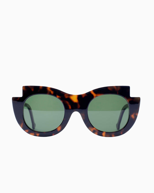 tortoise plastic round  sunglassesby Marie-Sophie Dion model Latraverse2Sun, front view, lunettes de vue rond couleur Écaille de tortue