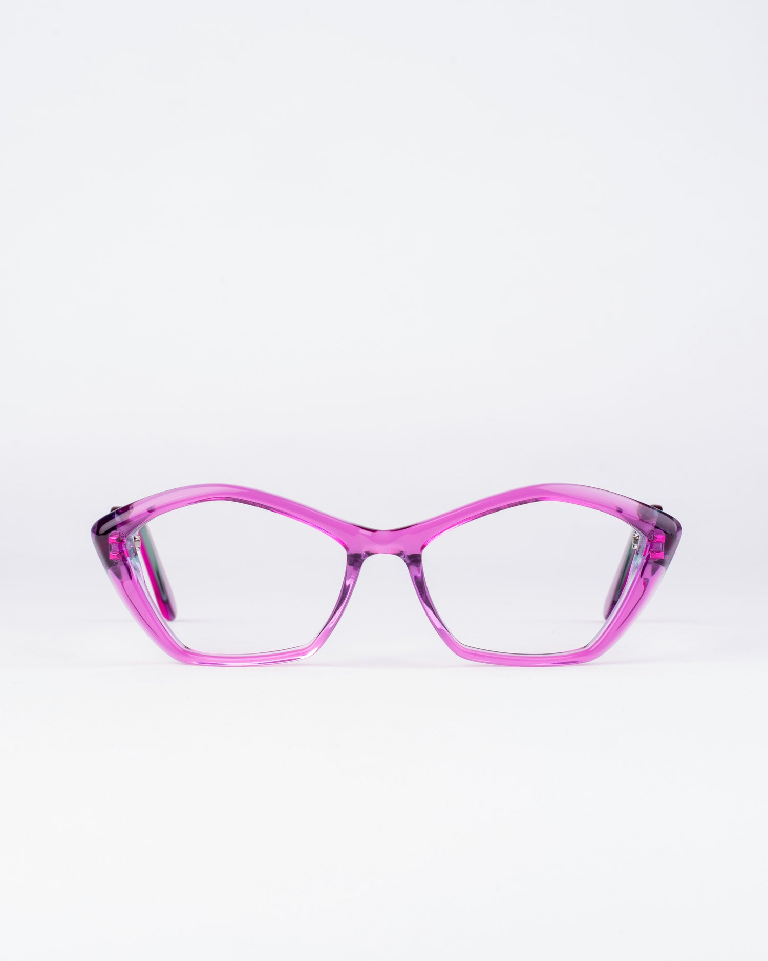 pink plastic butterfly eyeglasses by Traction model breevard, front view, lunettes de vue papillon couleur Rose