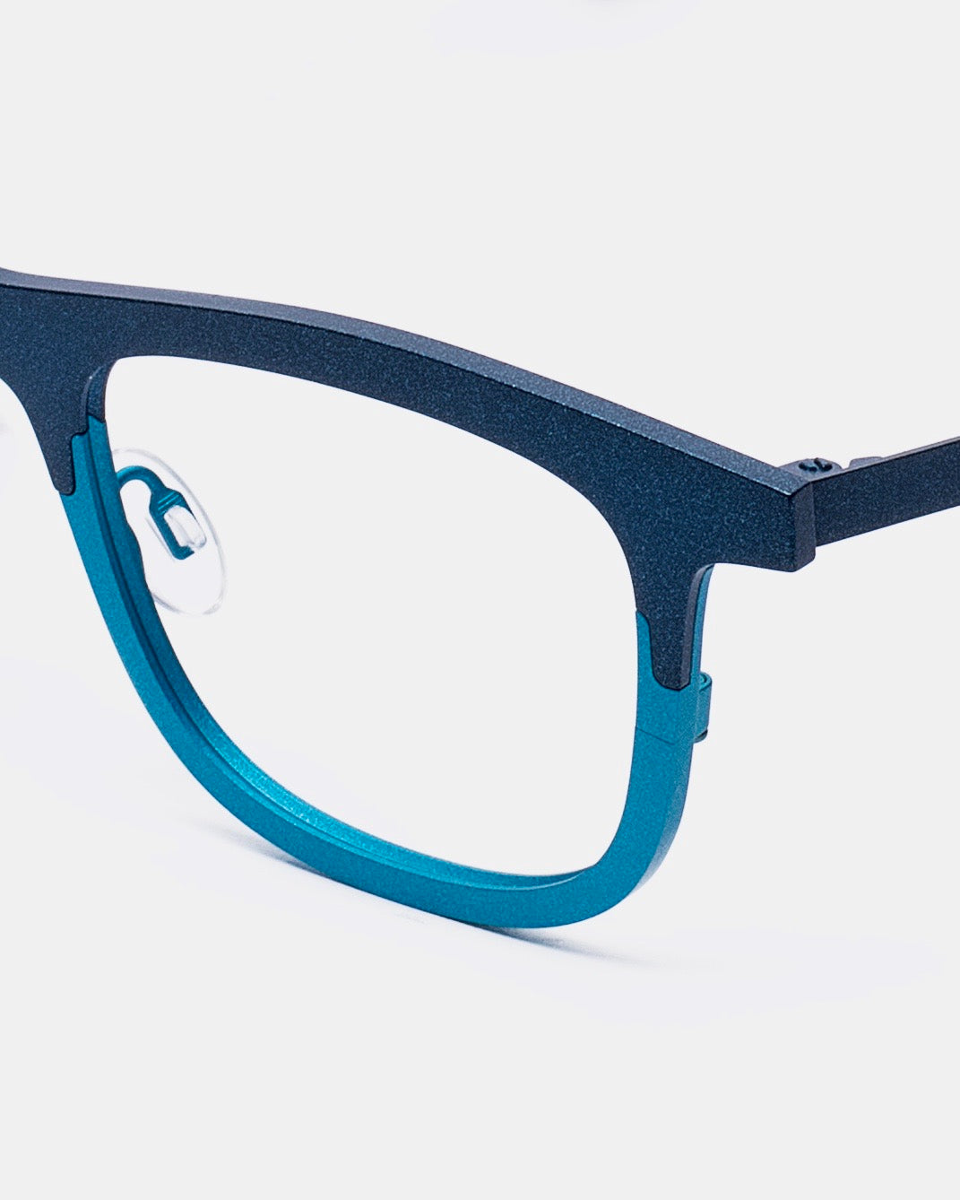 blue metal rectangle eyeglasses by Theo model mille+54, front view, lunettes de vue rectangle couleur Bleu