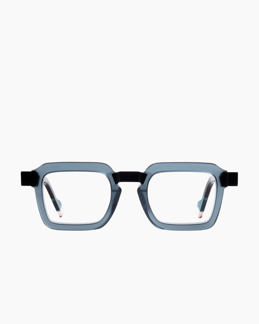 grey plastic rectangle eyeglasses by Anne et Valentin model Raw7, front view, lunettes de vue rectangle couleur gris