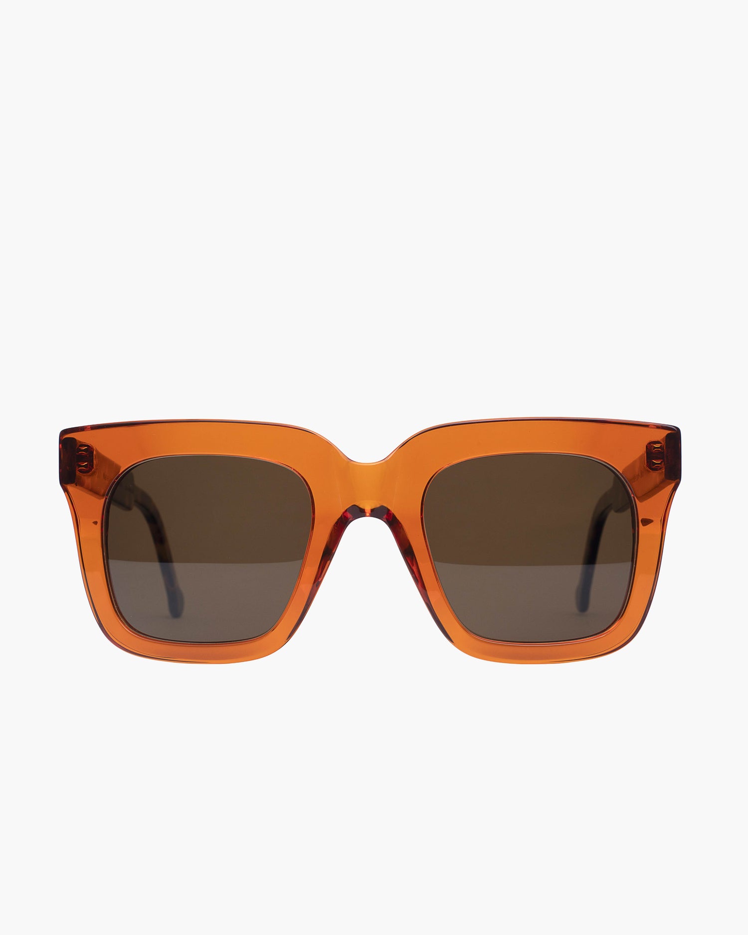 orange plastic rectangle  sunglassesby Marie-Sophie Dion model Middleton, front view, lunettes de vue rectangle couleur Orange