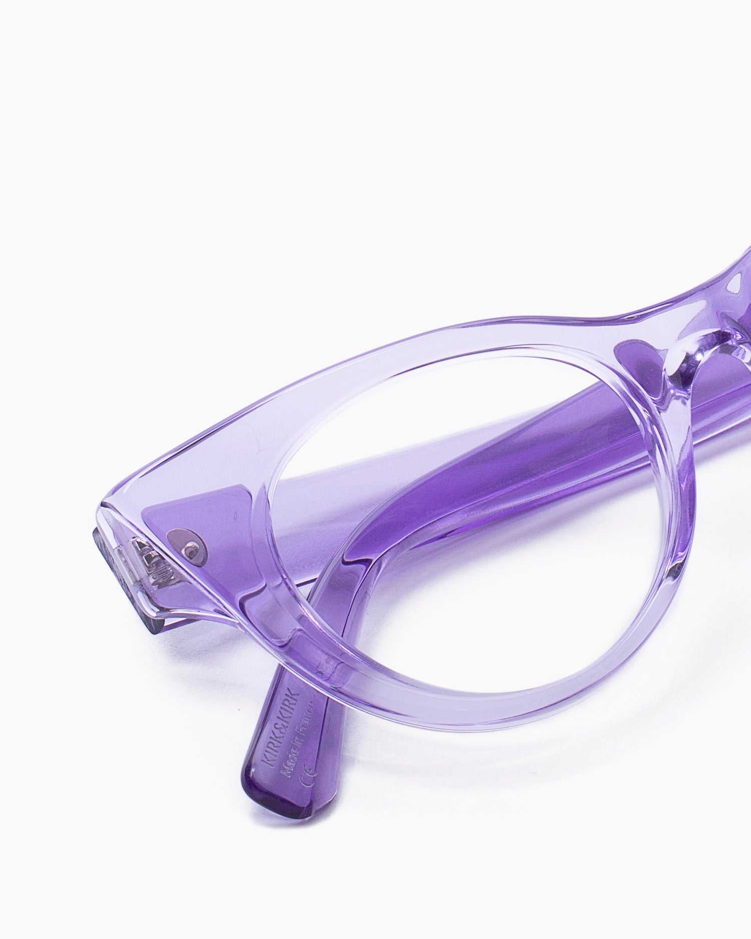 purple plastic cat eyeglasses by Kirk&Kirk model Marilyn, front view, lunettes de vue chat couleur violet