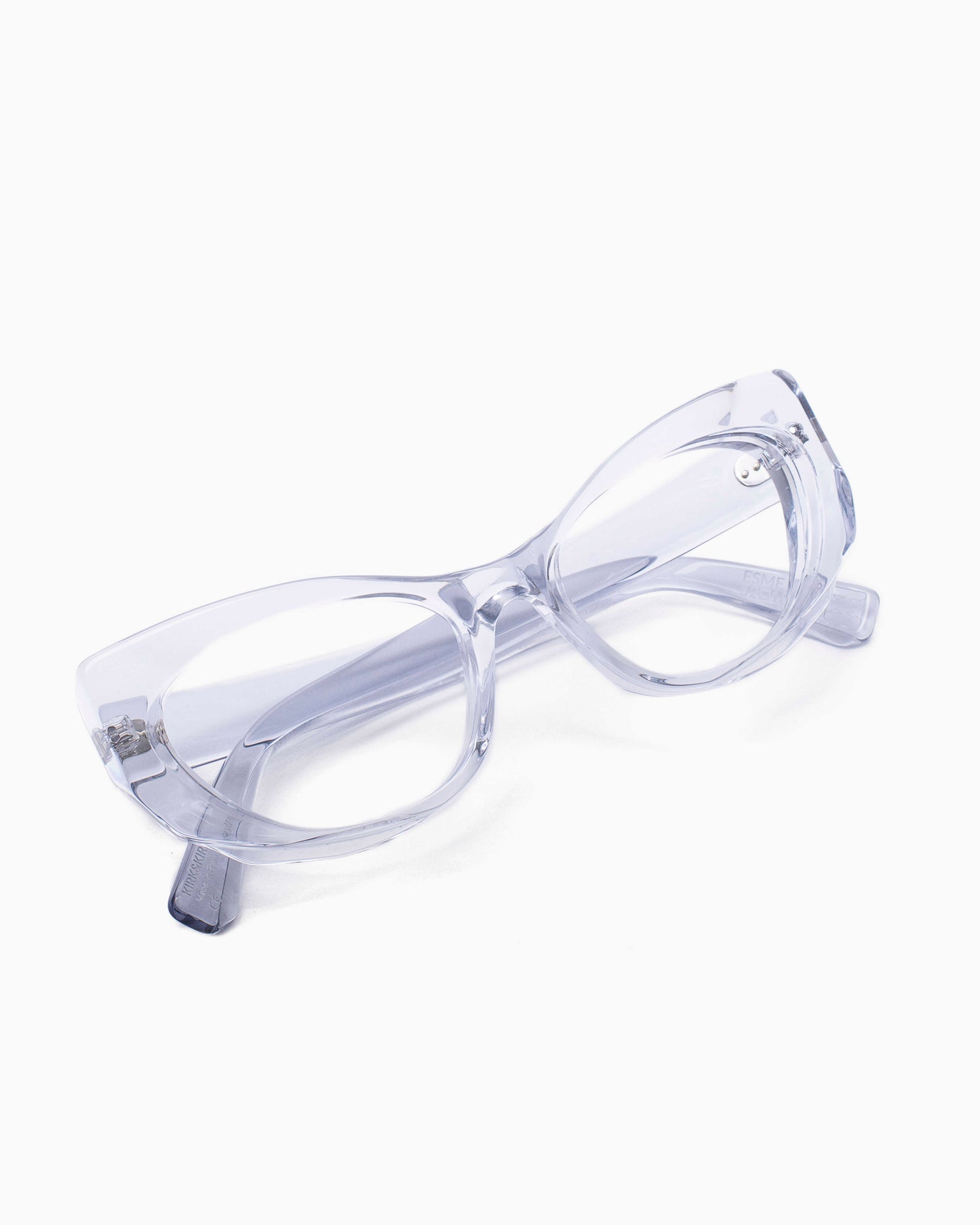 silver plastic cat eyeglasses by Kirk&Kirk model Esme, front view, lunettes de vue chat couleur argent