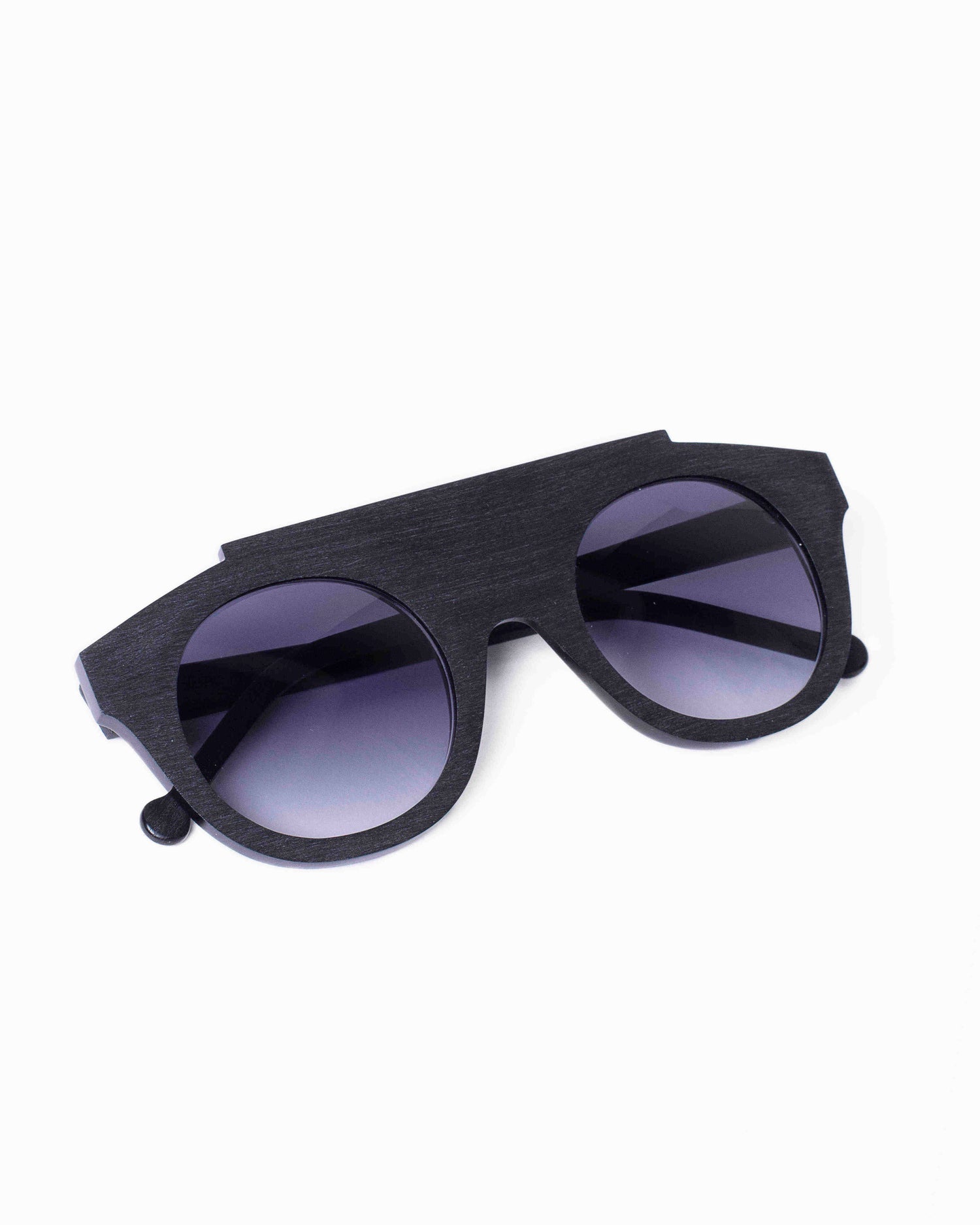 black plastic aviator  sunglassesby Marie-Sophie Dion model Buxton.S ST, front view, lunettes de vue aviateur couleur Noir